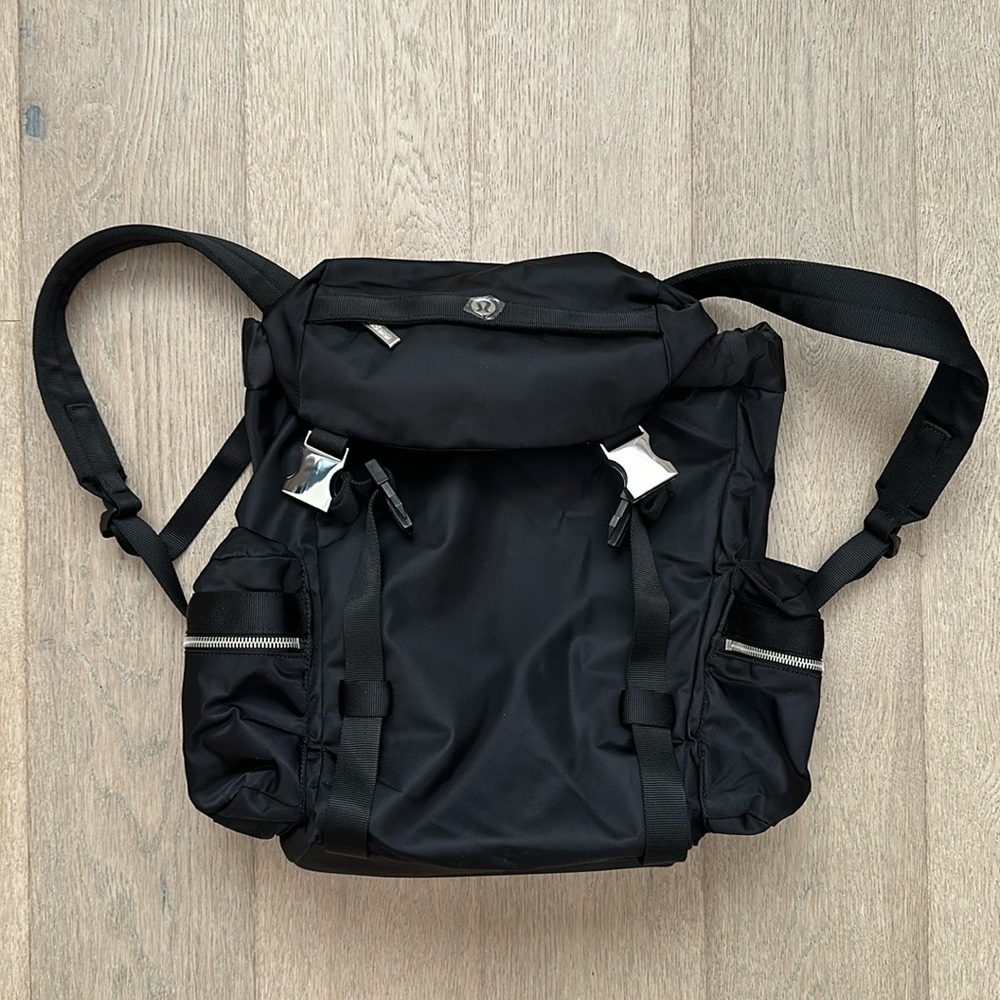 EUC wunderlust backpack mini 14L black lululemon